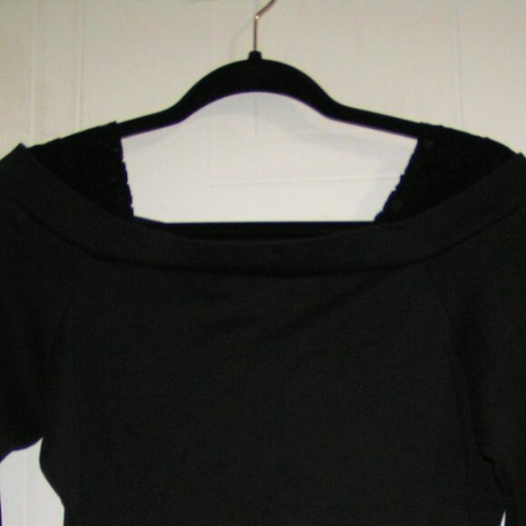 BLACK CROP TOP W/ LACED SHOULDERS AND SLEEVES M - Picture 2 of 2